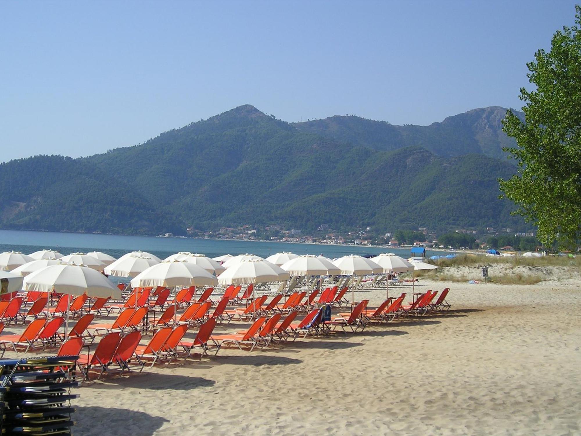 Golden Beach Inn Chrisi Ammoudia Esterno foto