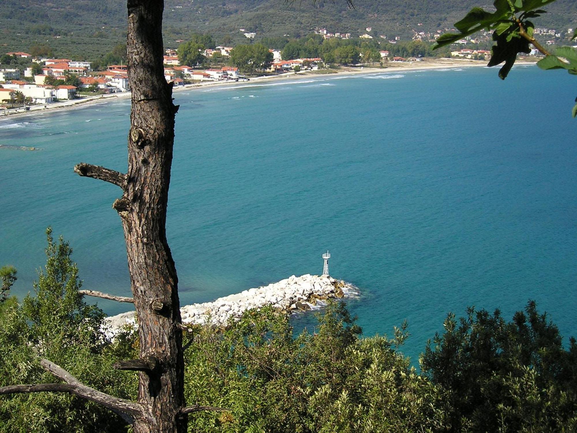 Golden Beach Inn Chrisi Ammoudia Esterno foto