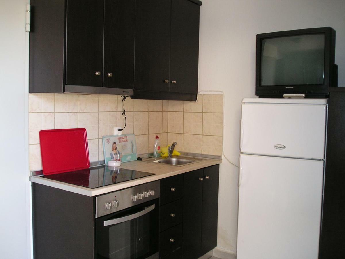 Golden Beach Inn Chrisi Ammoudia Esterno foto